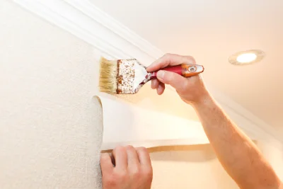 Pose de papier peint à Arradon — revêtements muraux et toiles de verre